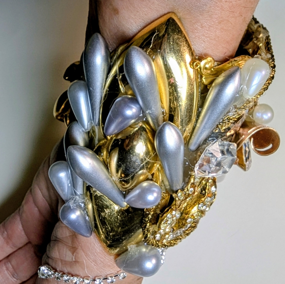 Wendy Gell Over The Top Gold Pearl And Crystal Wristy. Super Bling! - Picture 3 of 4